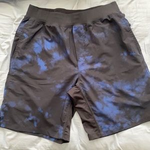 Fabletics, The Franchise short (Lined), navy blue.